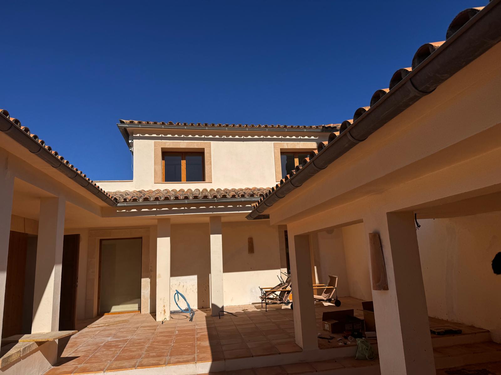 Pintura interior profesional en una vivienda de Puigpunyent, Mallorca