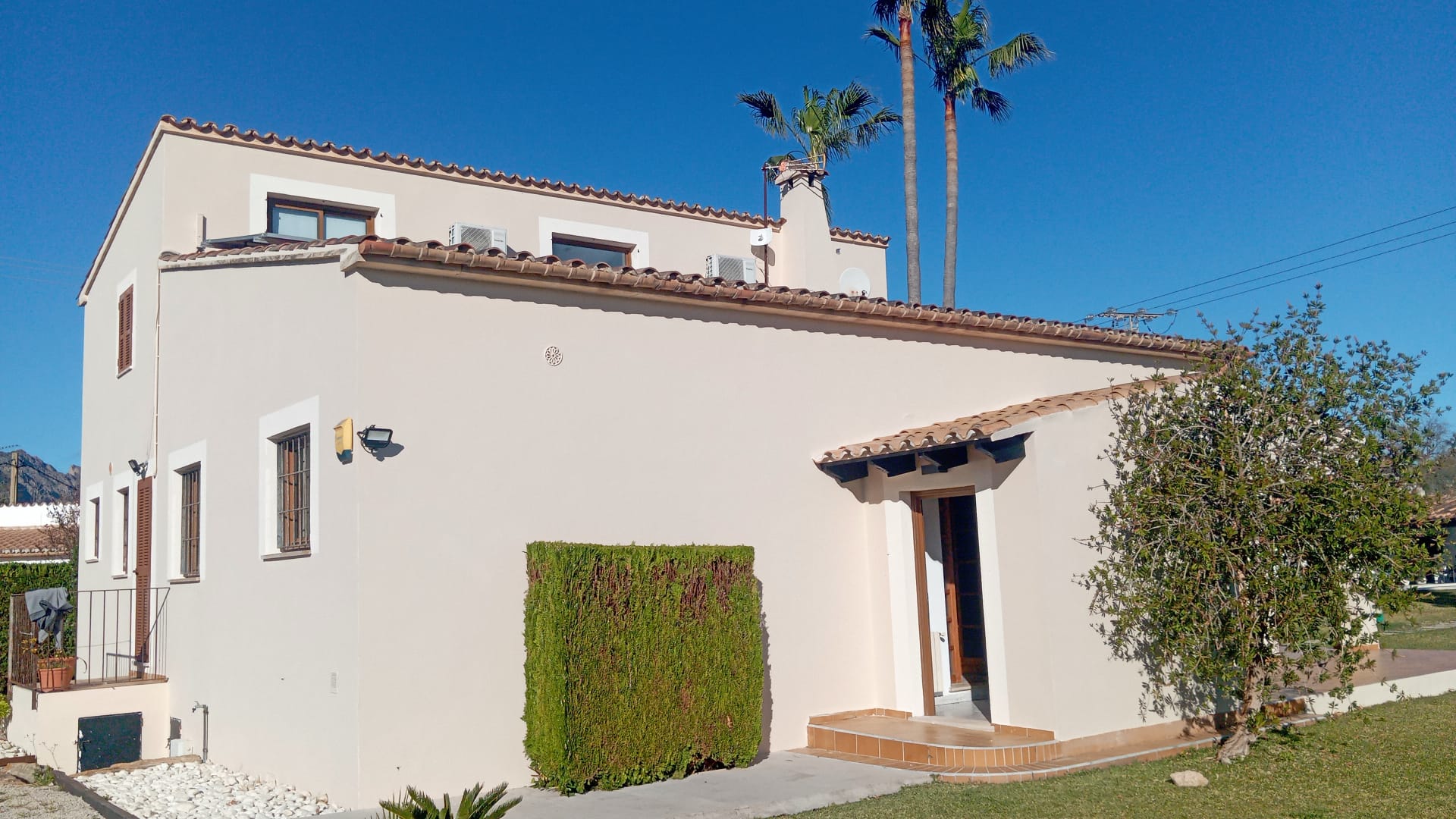 Interior de vivienda pintada por Pinturas Llorens en Sóller