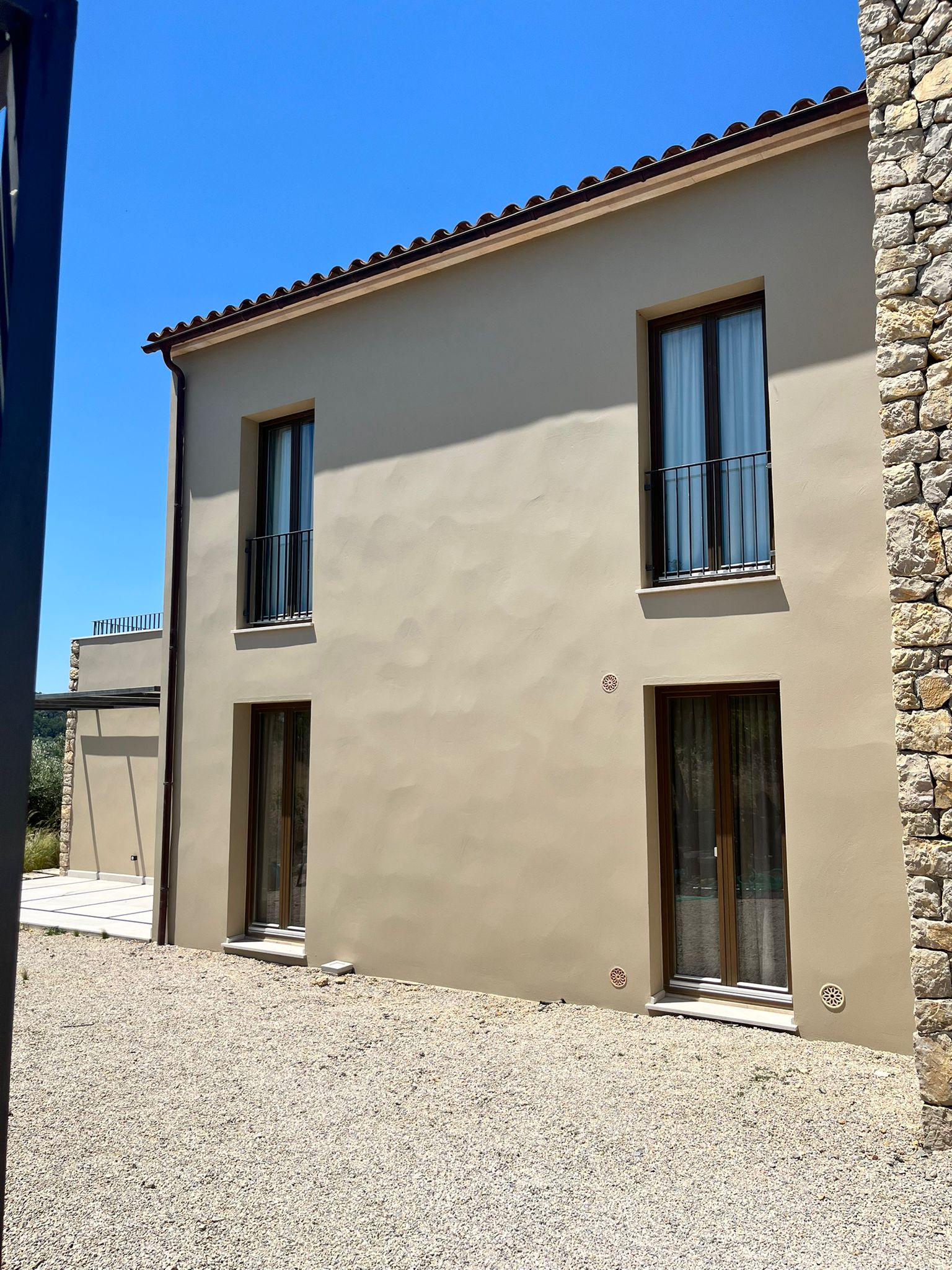 Rehabilitacion y pintura de fachada en Campanet, Mallorca