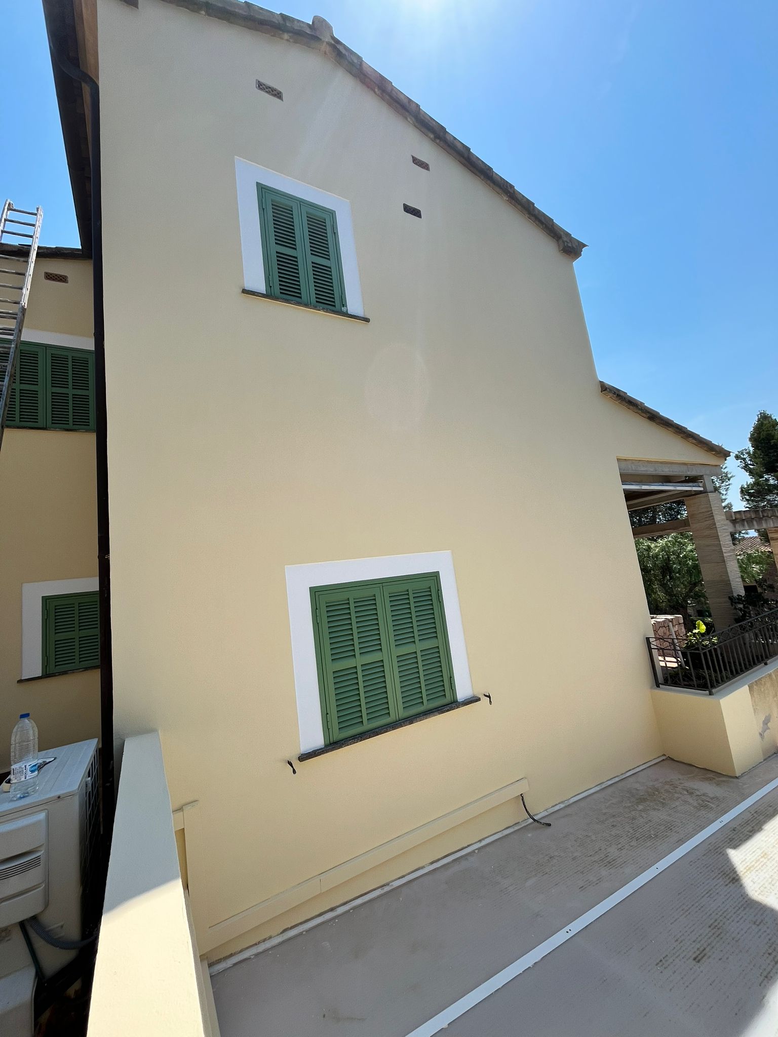 Pintura interior profesional en una vivienda de Santa Maria del Camí, Mallorca
